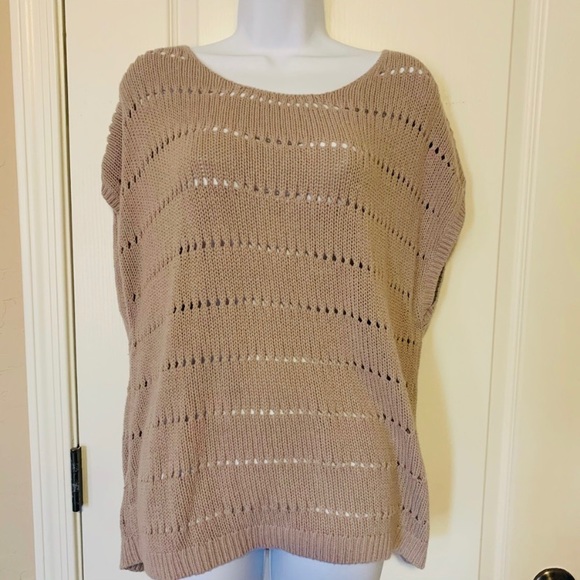 Old Navy Tops - OLD NAVY SWEATER KNIT TOP!
